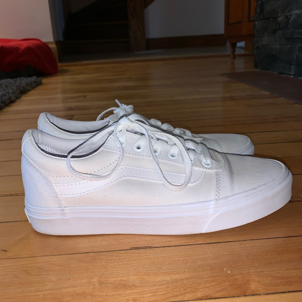 VANS “Ward” NWT White/White Sneakers - Women’s 7.5